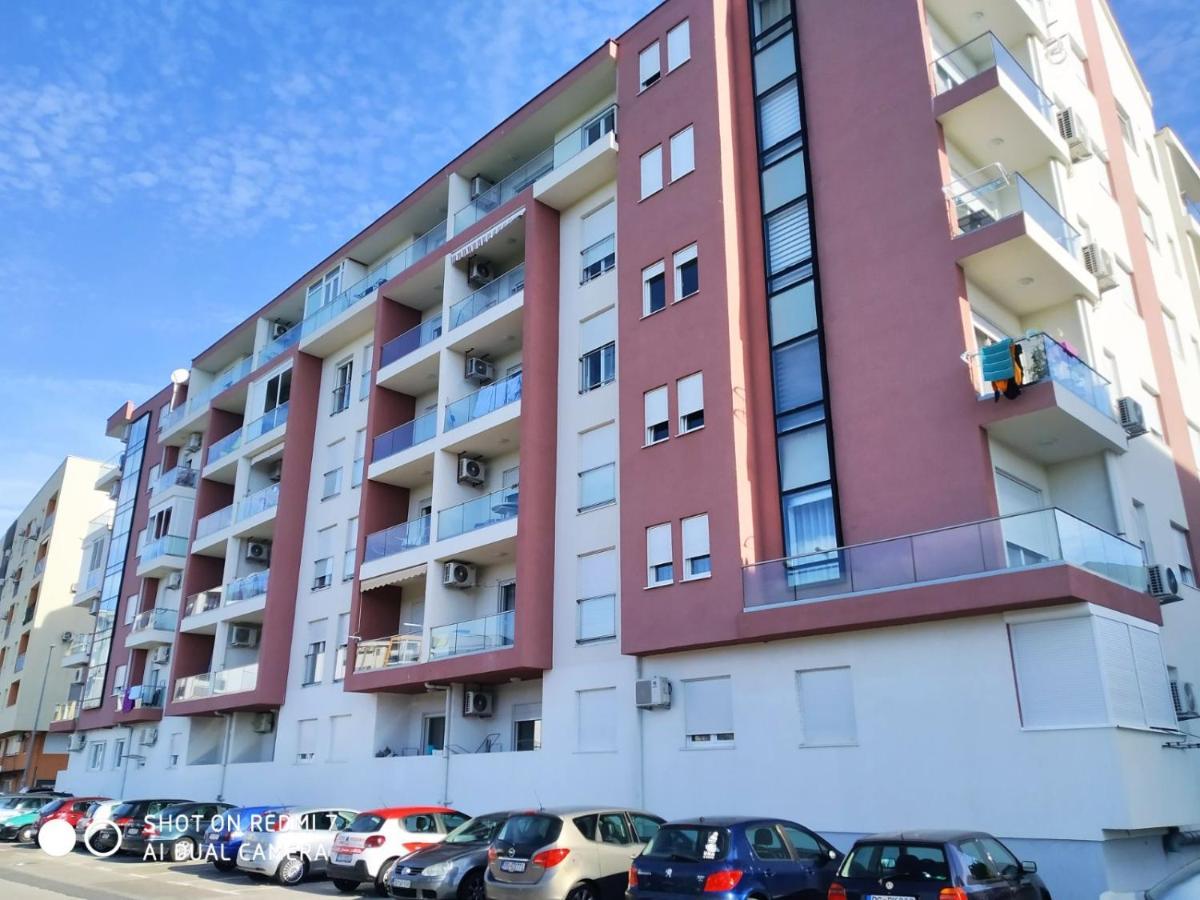 Aga Apartman Podgorica Buitenkant foto