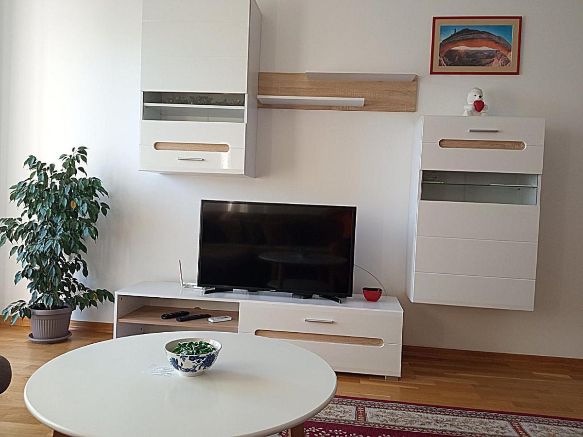 Aga Apartman Podgorica Buitenkant foto